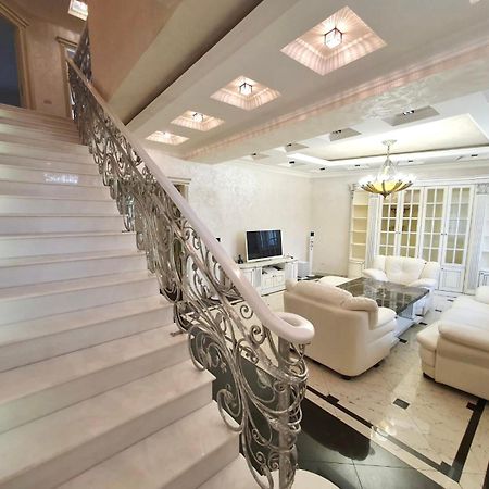 Роскошная Двухуровневая Квартира Luxurious Duplex Apartment 耶烈万 外观 照片