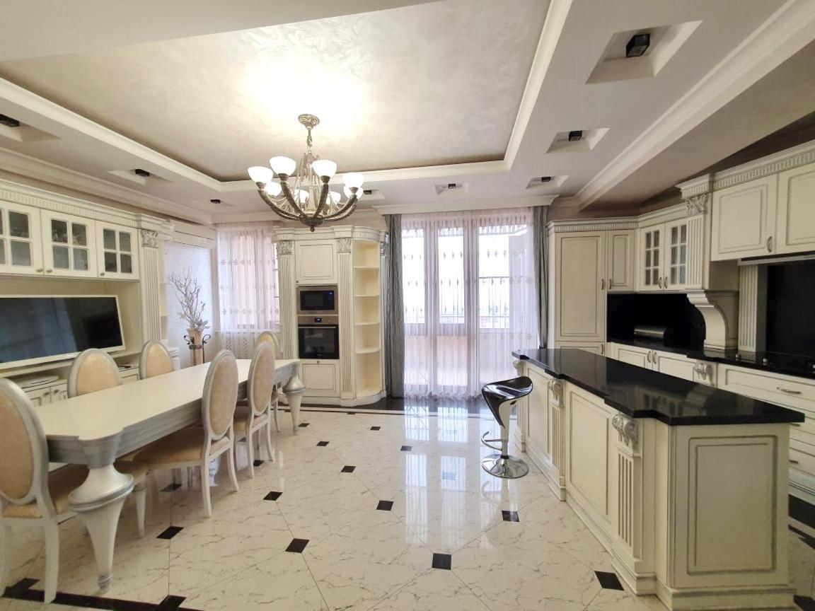 Роскошная Двухуровневая Квартира Luxurious Duplex Apartment 耶烈万 外观 照片