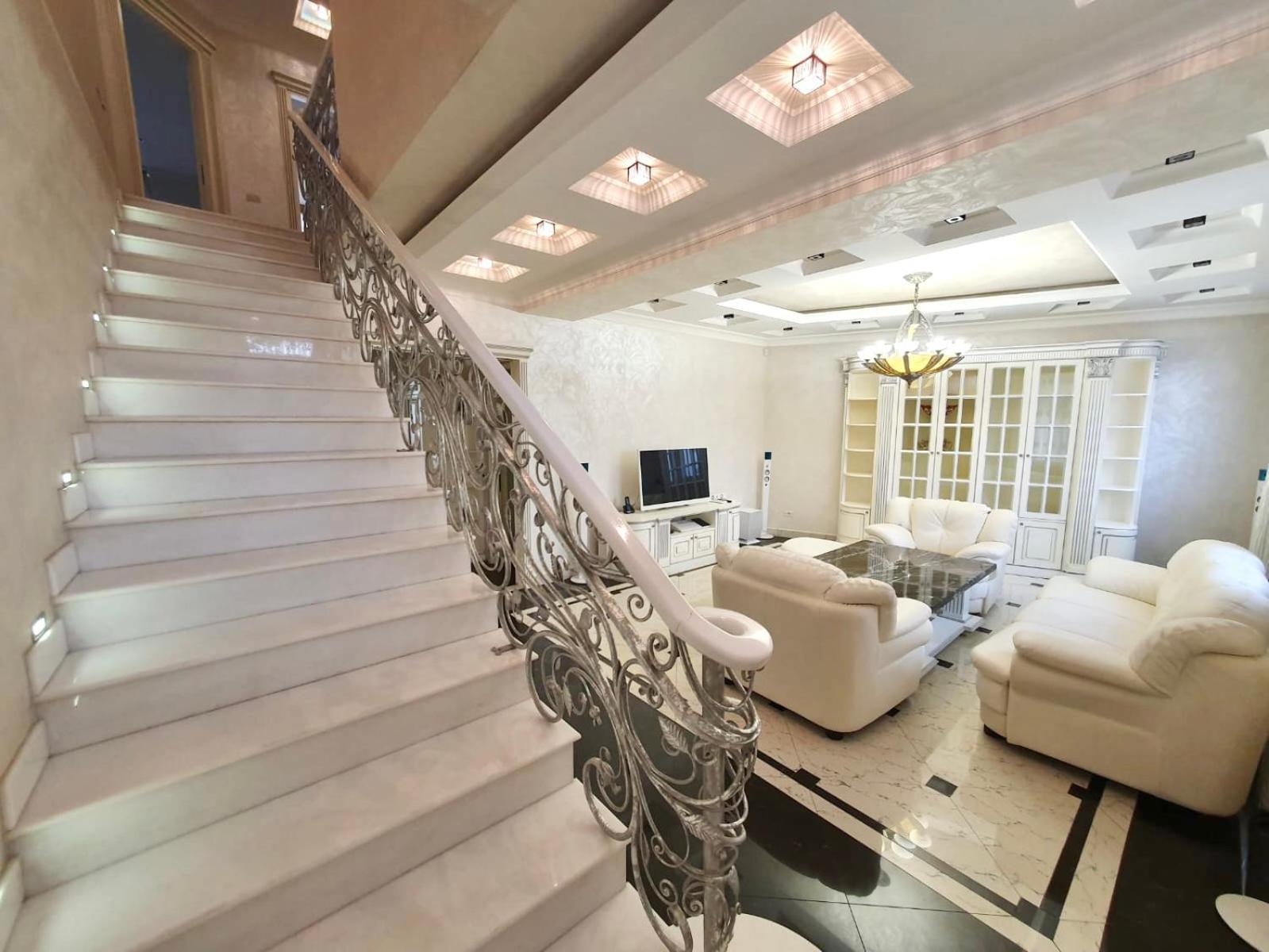Роскошная Двухуровневая Квартира Luxurious Duplex Apartment 耶烈万 外观 照片